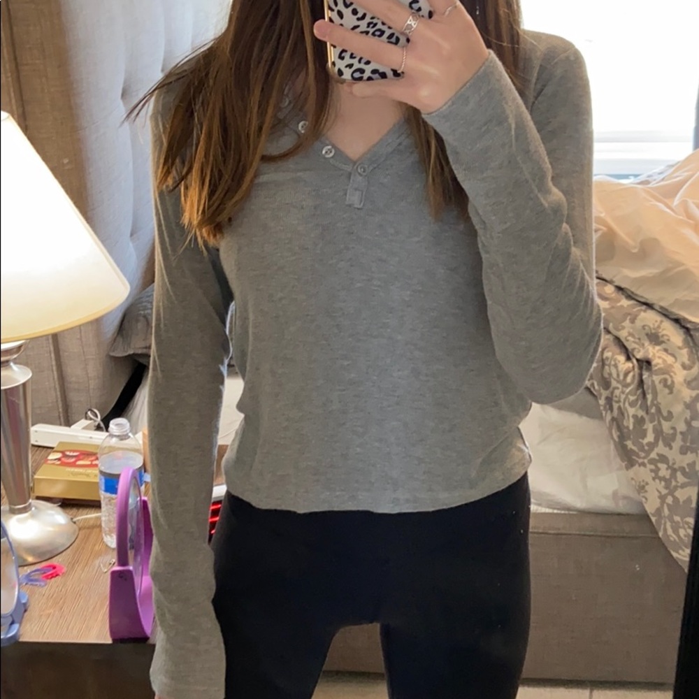BRANDY MELVILLE TOP